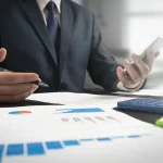Rola banków centralnych w kształtowaniu kursów walut w Internecie