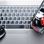 Porównanie technologii stosowanych w elektronicznych winietach i kantorach online
